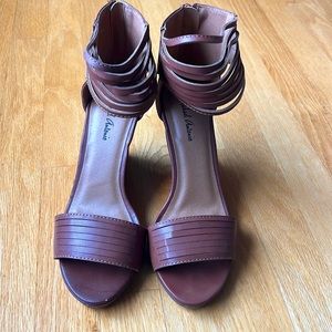 ▪️Women Wedge Sandal